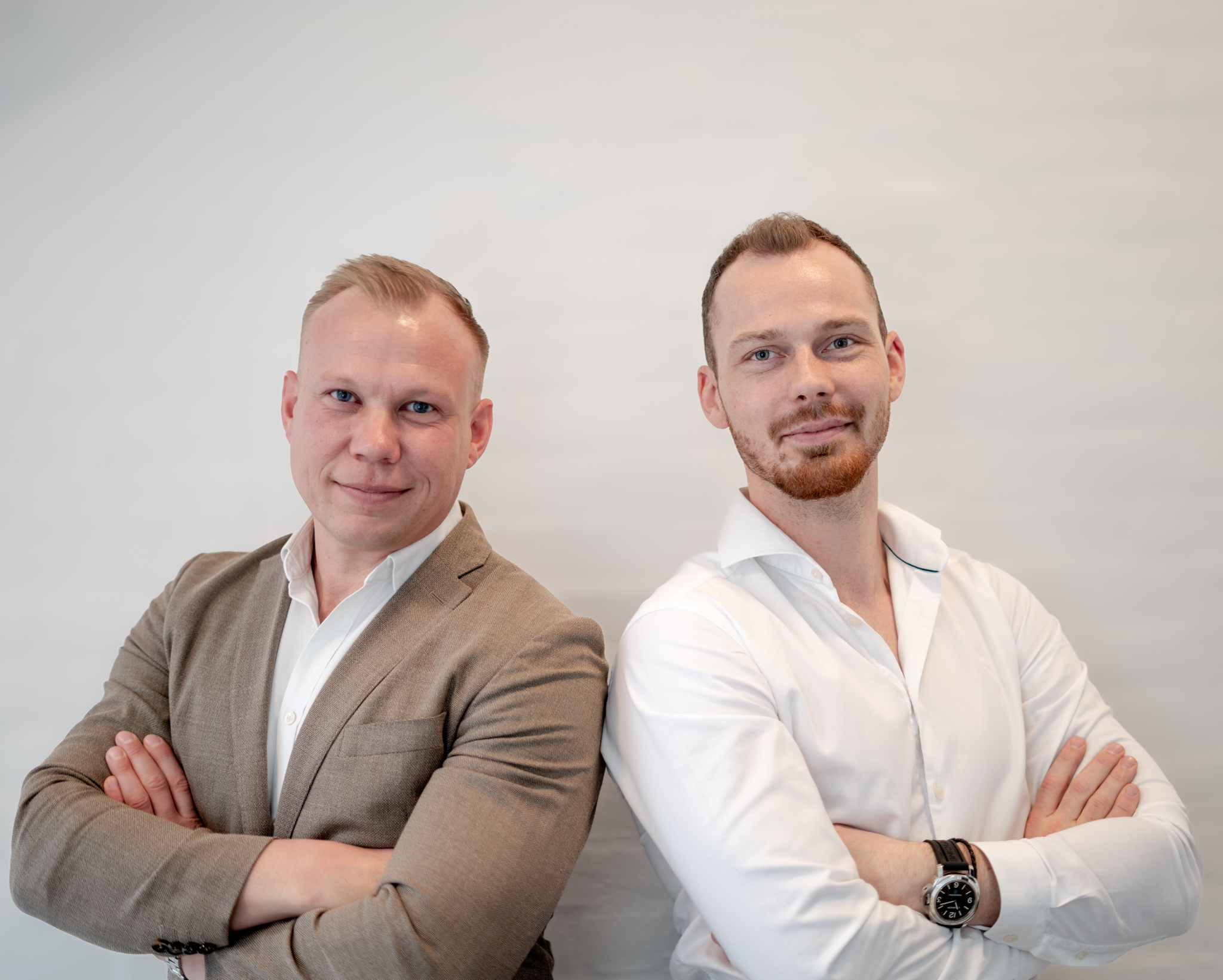 CEO og COO fra Vivo Sales står sammen som ledere af virksomheden
